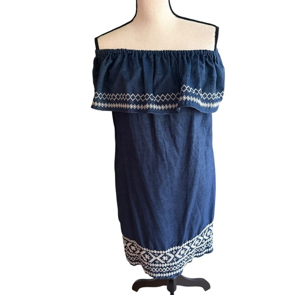 Westport Chambray Embroidered Dress M Blue Off the Shoulder Pockets Cotton - Picture 2 of 10